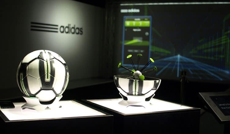 Adidas-miCoach Smart Ball - ballon de football connecté