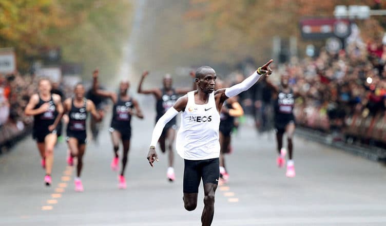 Marathon--Eliud-Kipchoge-descend-en-dessous-des-2H-!