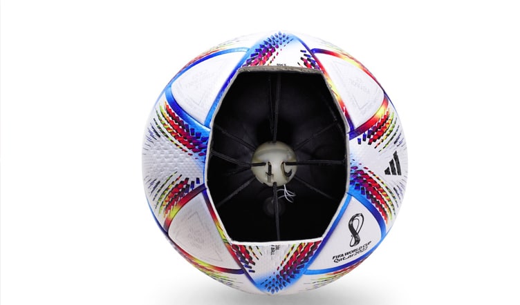 Ballon de football connectés à l’aide d’une IA